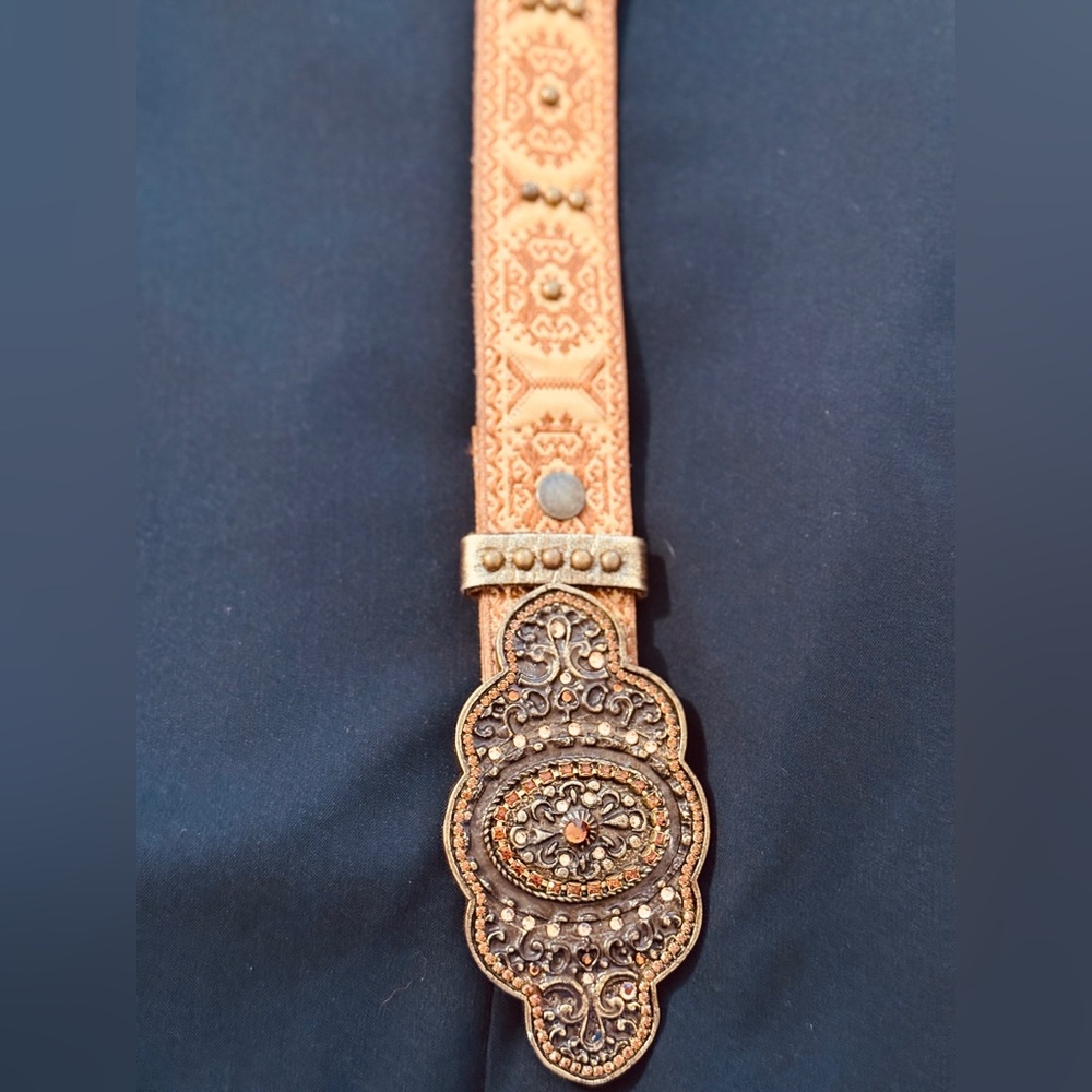 Vintage Cachè Leather Belt with Fabric Covering - Picture 4 of 10
